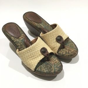 ✅SOLD✅Born sz 8 Slip On Thong slide straw wedge